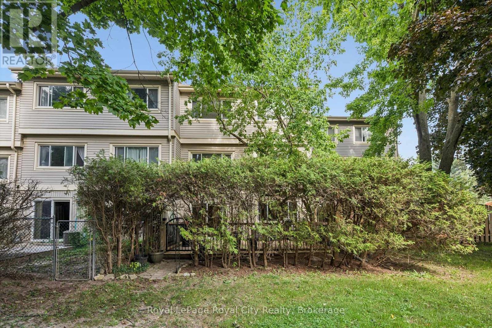 #2 30 GREEN VALLEY DRIVE - 32