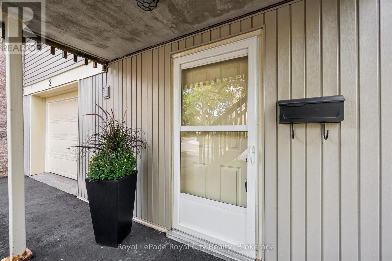 #2 30 GREEN VALLEY DRIVE - 33