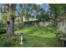 154 Shadow Wood Court, Waterloo, ON N2K3W4 Photo 35