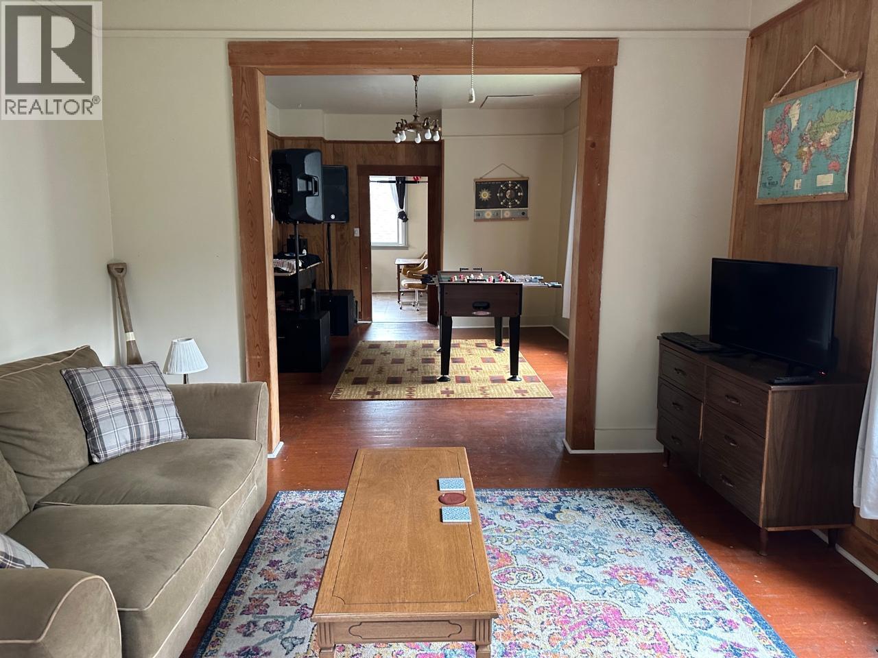 411 LATIMER Street - 6