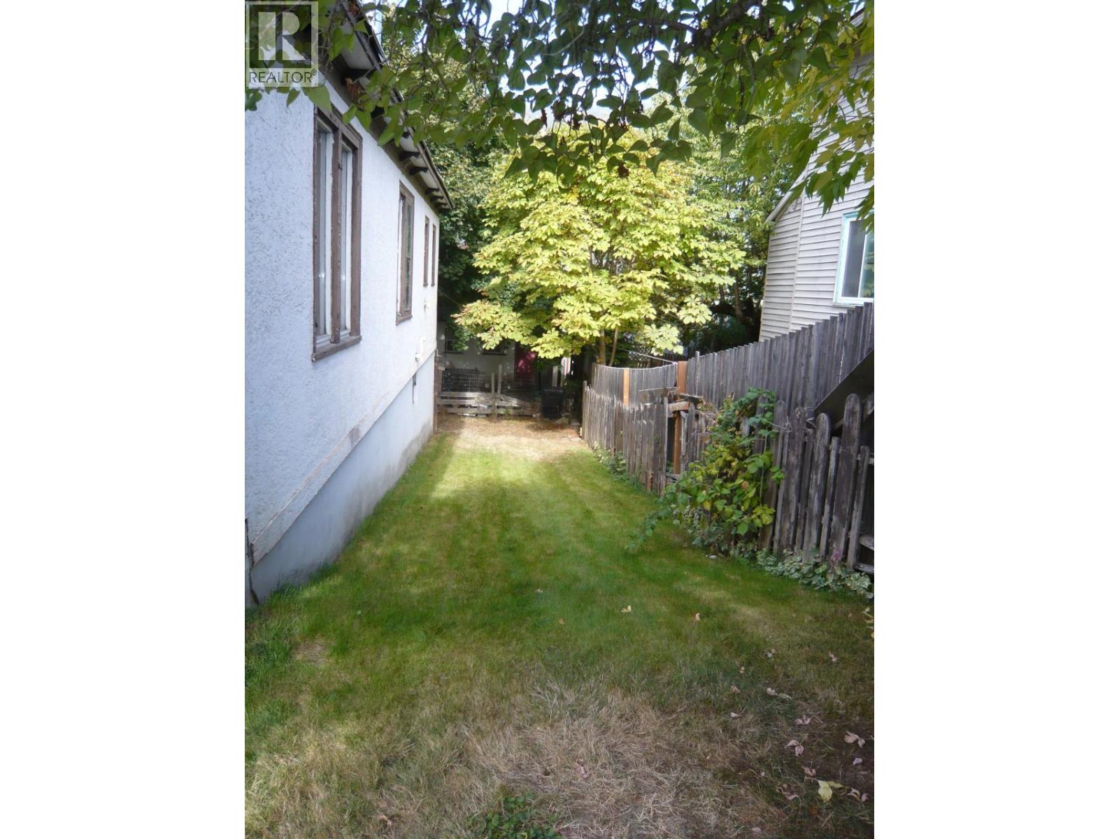411 LATIMER Street - 3