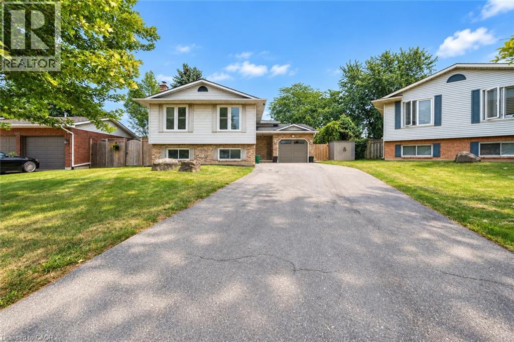 3929 VINEYARD Crescent