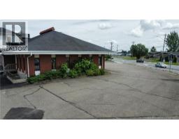 238 Madawaska Road, photo 4