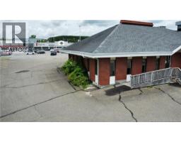 238 Madawaska Road, photo 5