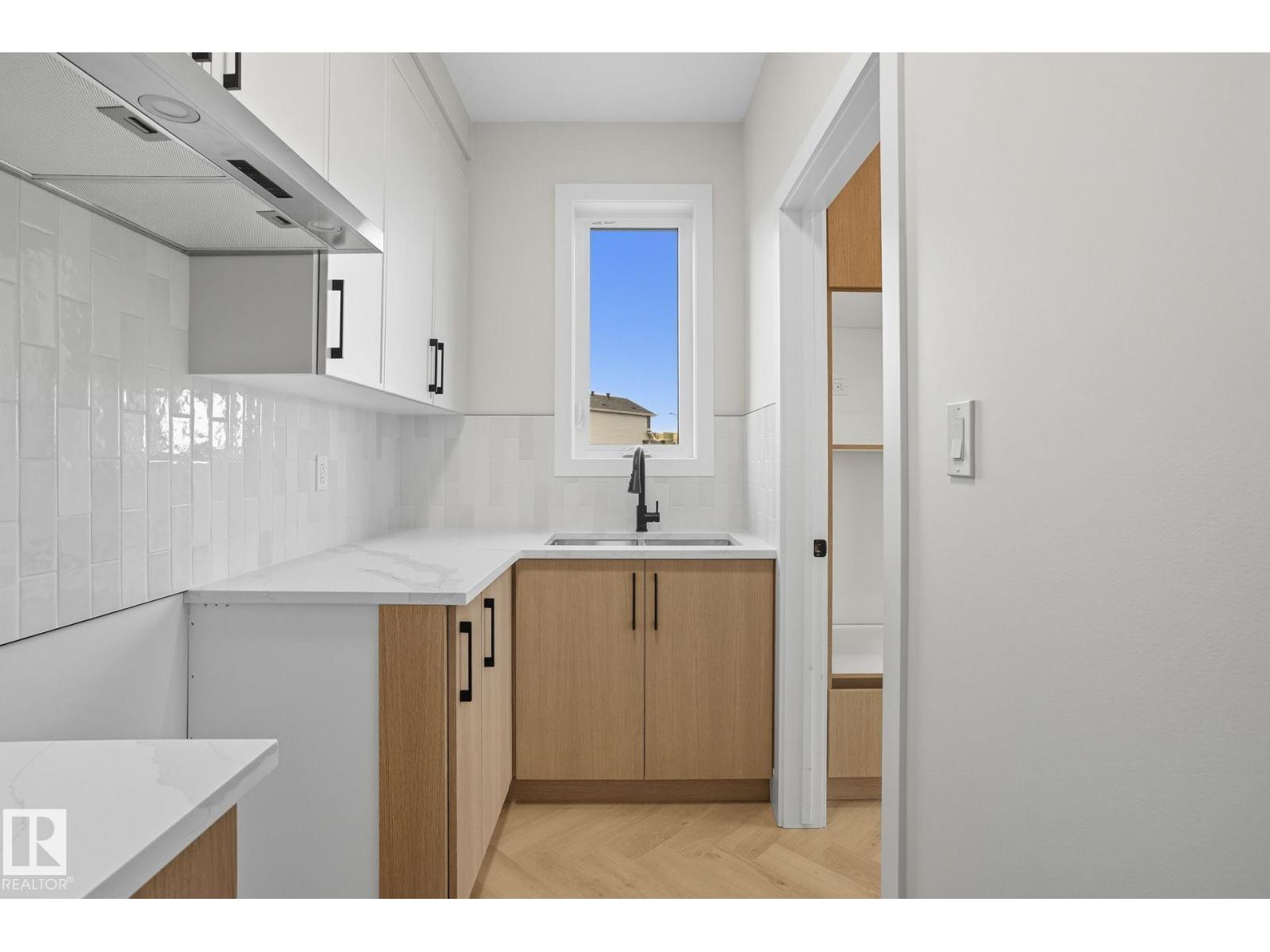 18135 87 ST NW - Image 11