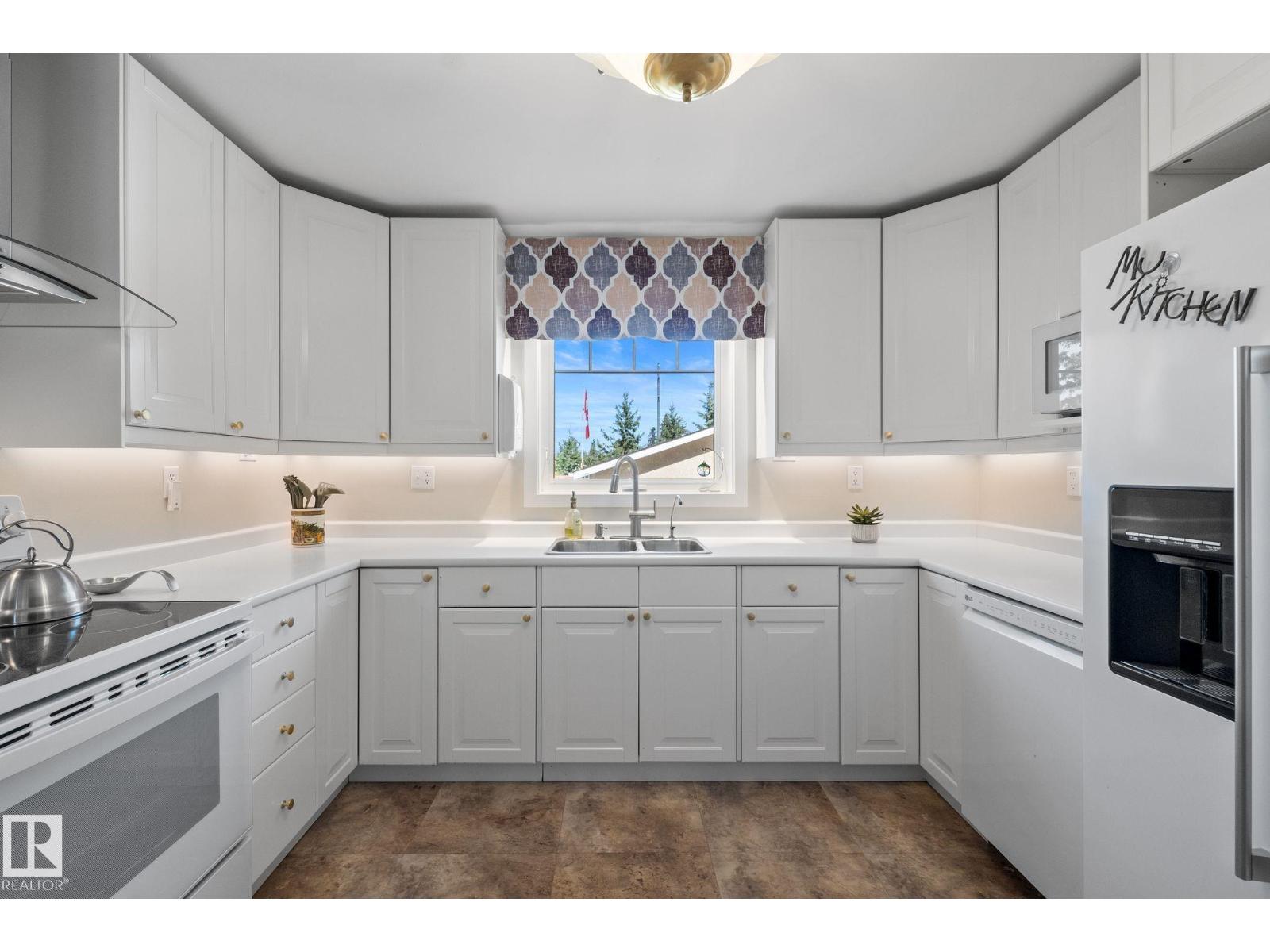 15716 78A AV NW - 13