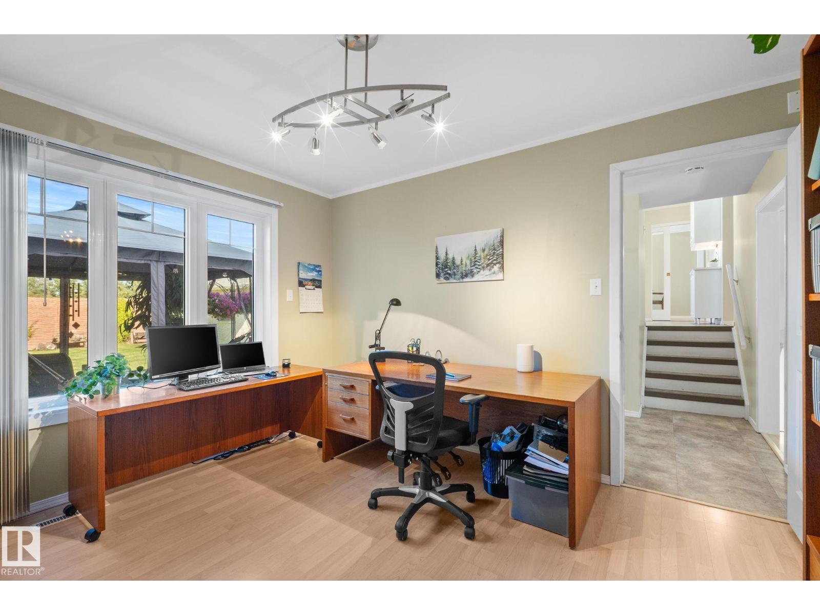 15716 78A AV NW - 26