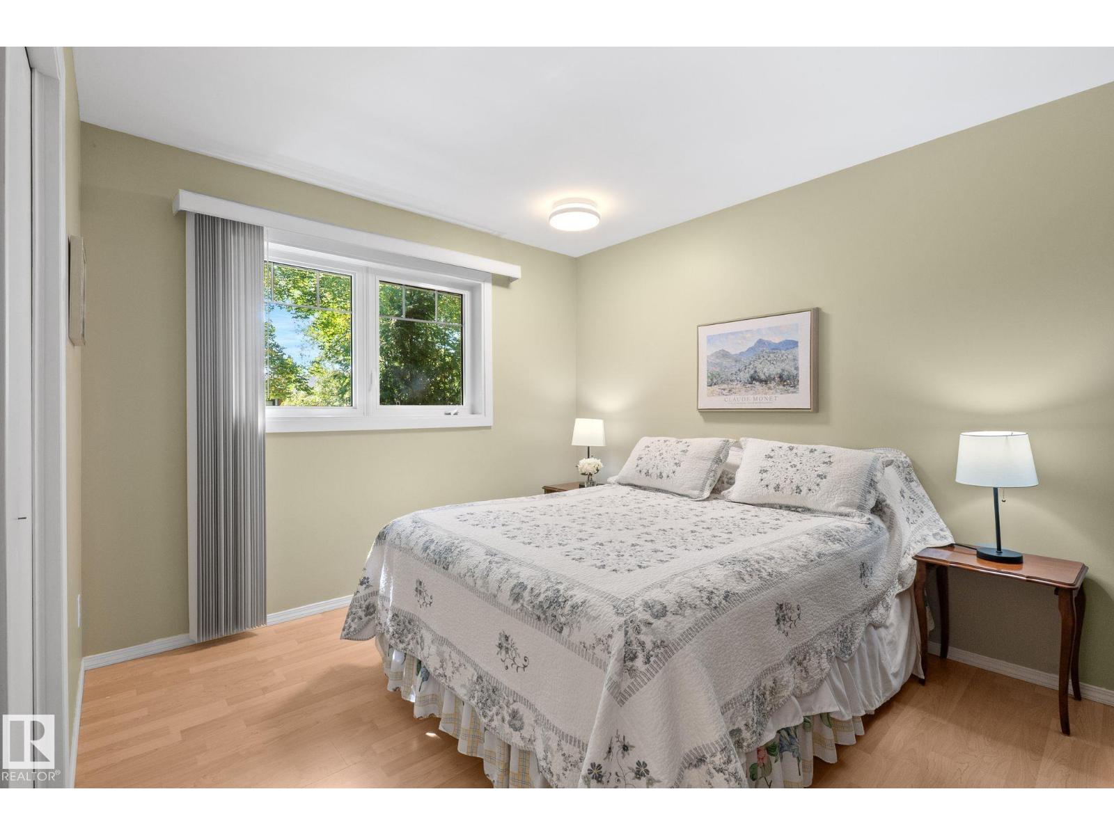 15716 78A AV NW - 40