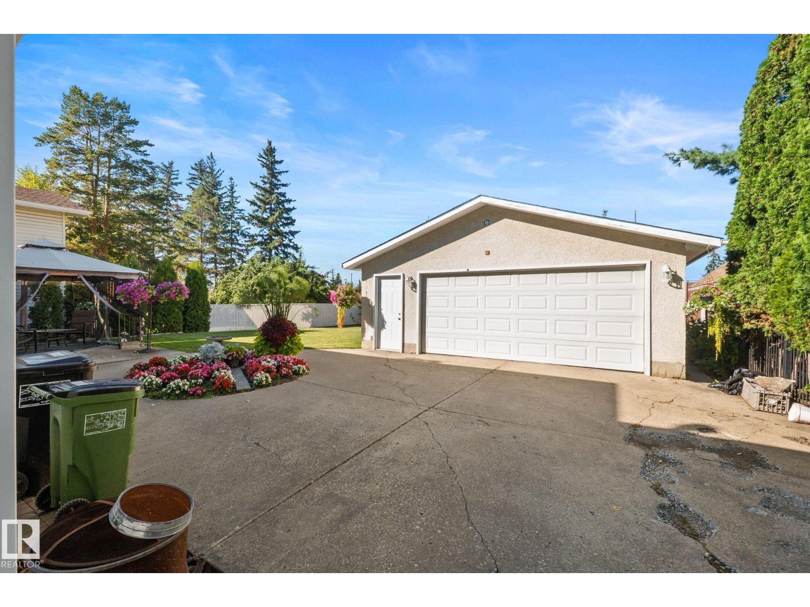 15716 78A AV NW - 56