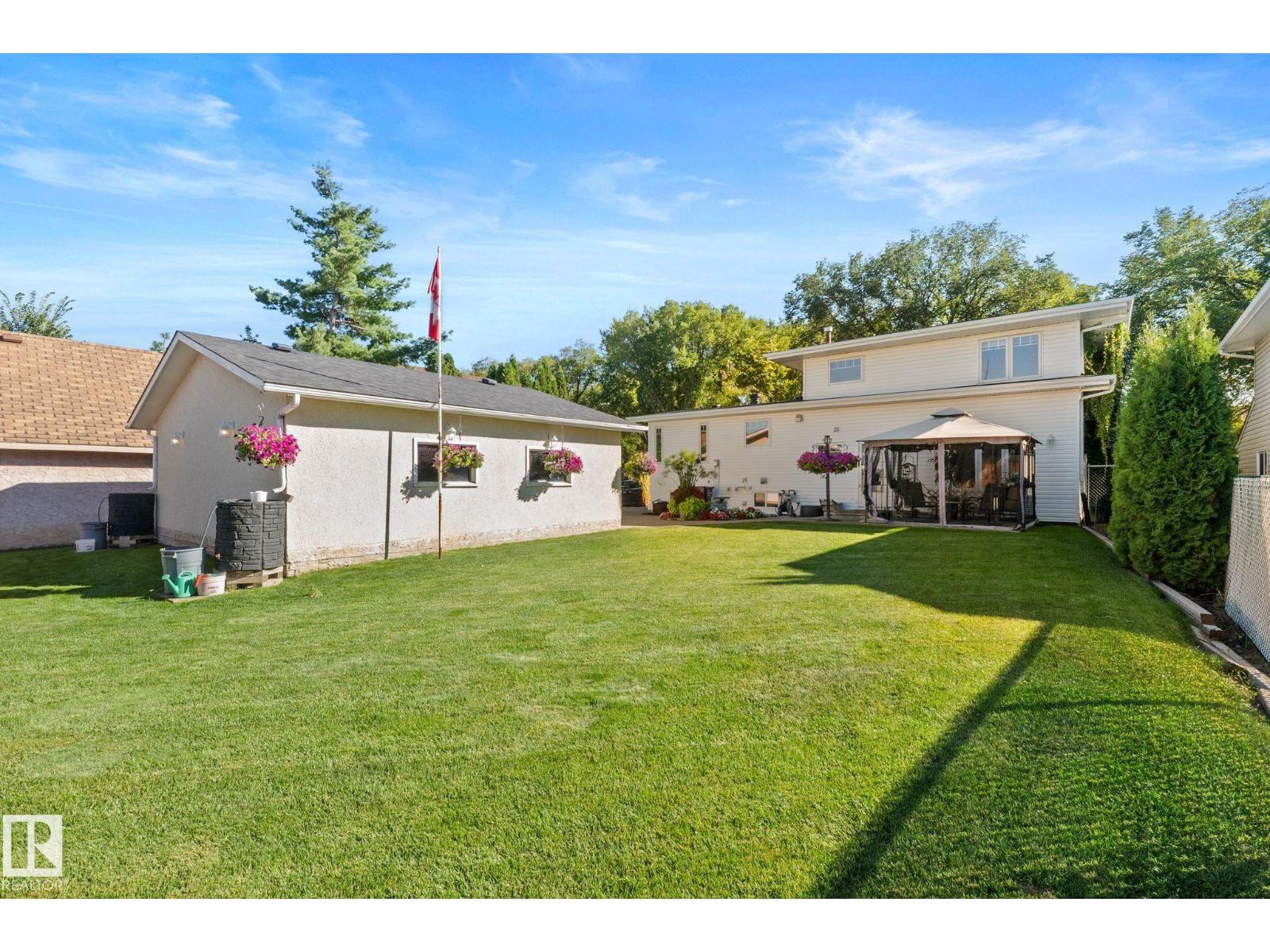 15716 78A AV NW - 63