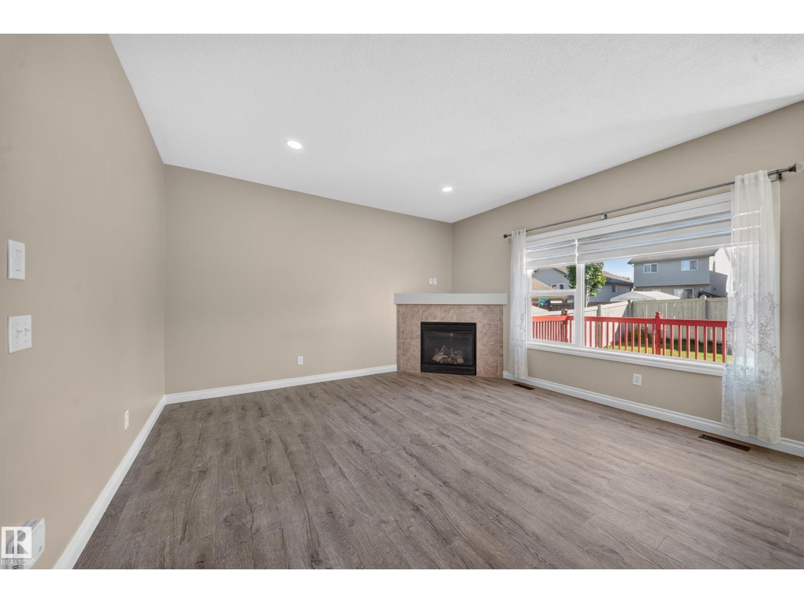 121 64 ST SW - 12