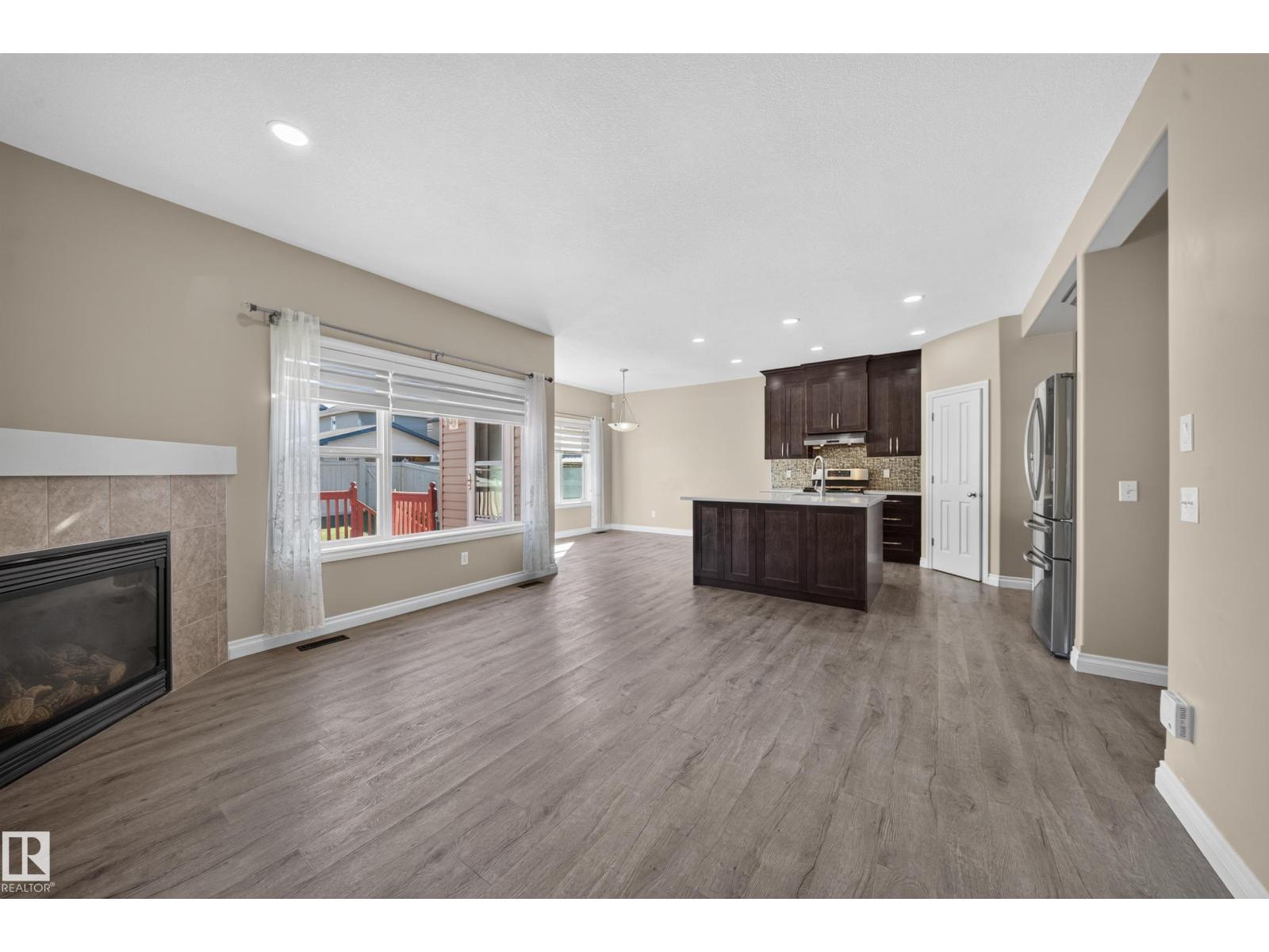 121 64 ST SW - 14