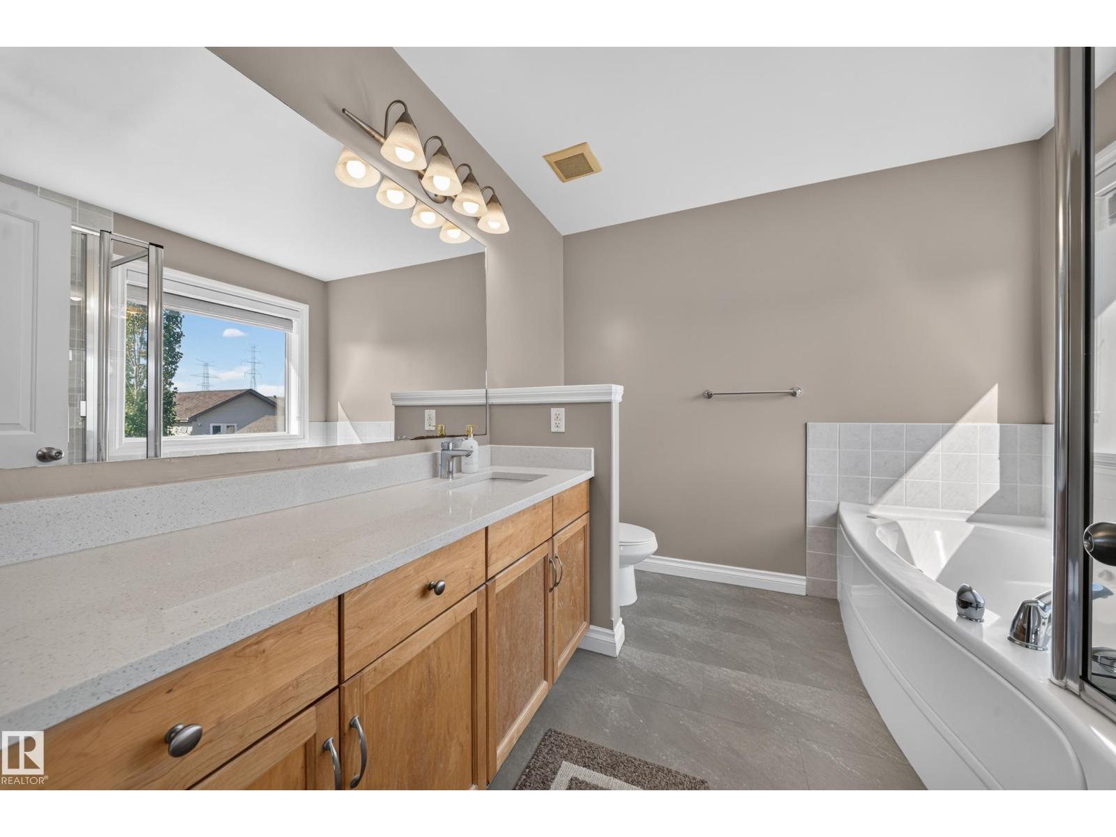 121 64 ST SW - 25