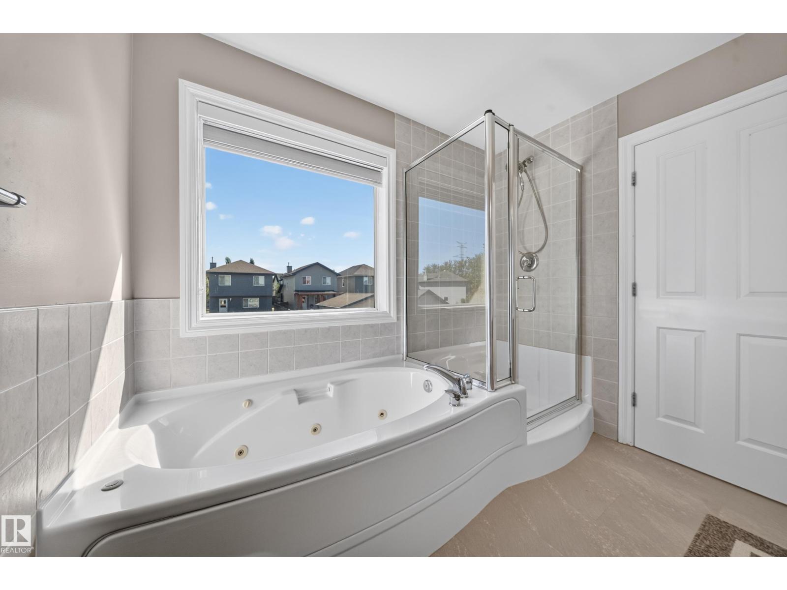 121 64 ST SW - 27