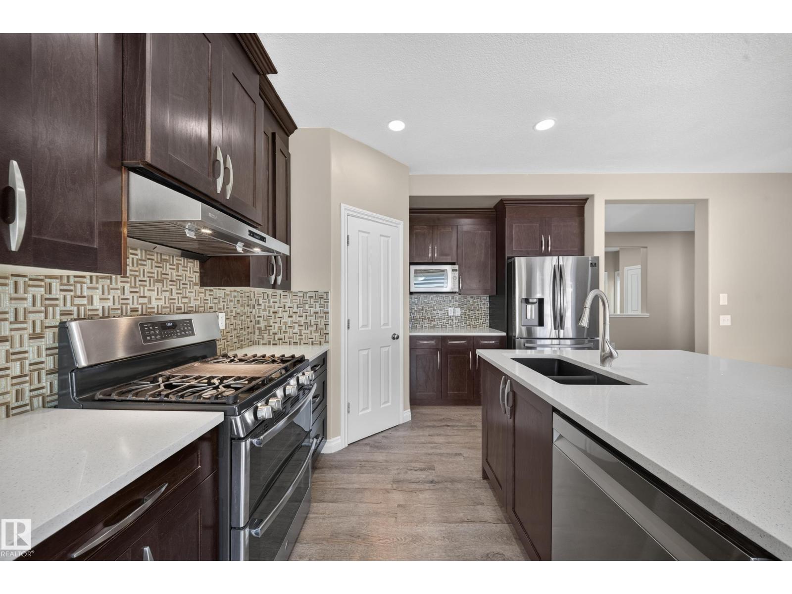 121 64 ST SW - 9