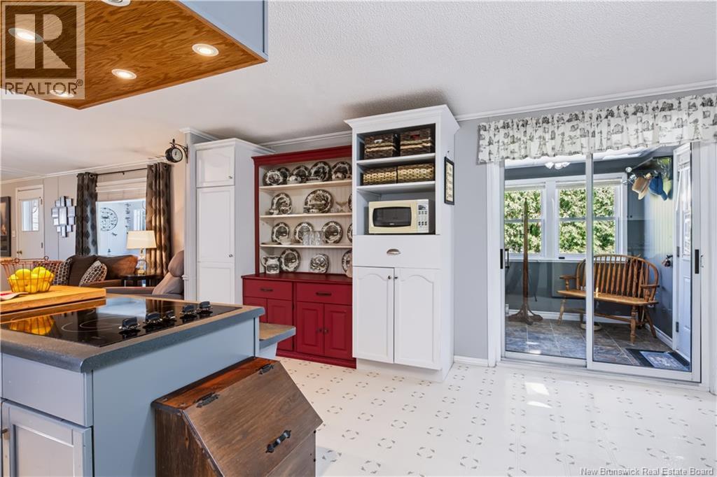 636 Barclay Loop - Image 10