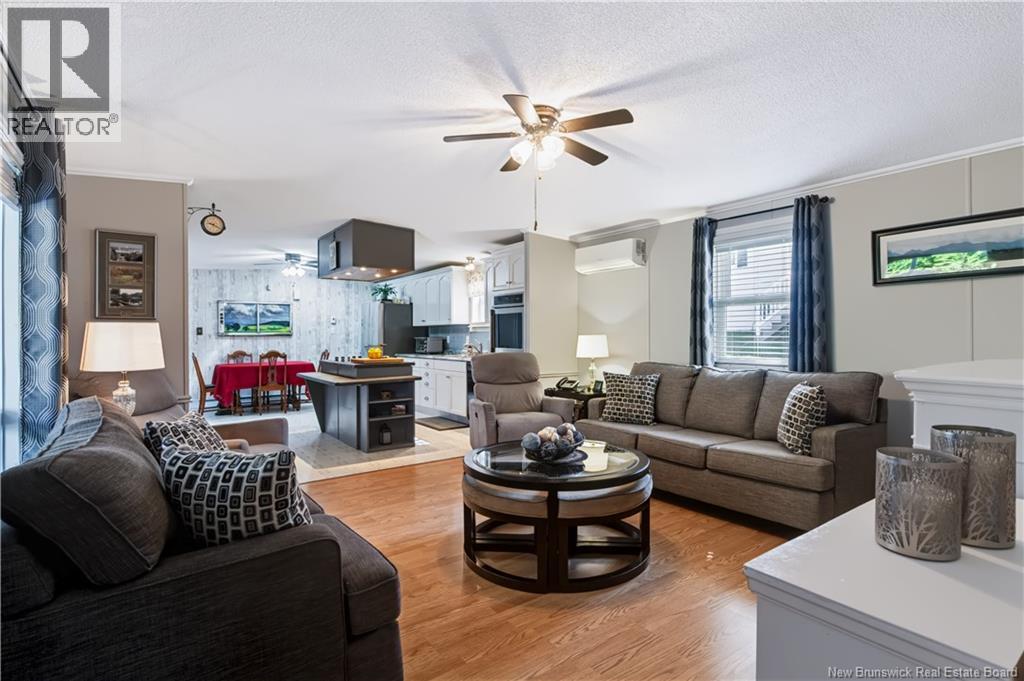 636 Barclay Loop - 6