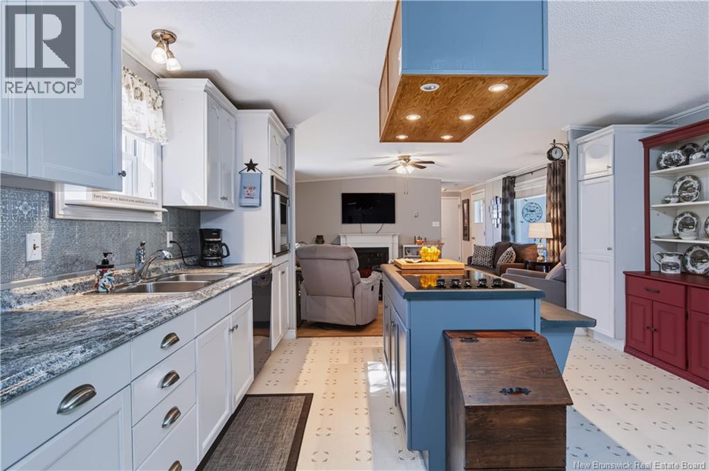 636 Barclay Loop - 9