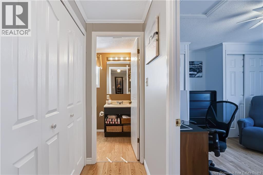 636 Barclay Loop - Image 20