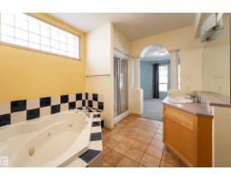 1462 Loewen Ct Nw, Edmonton, AB T6R2Y1 Photo 35