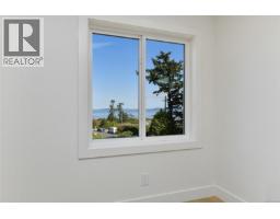 1 4430 Shore Way, Saanich, BC V8N3T9 Photo 17