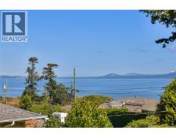1 4430 Shore Way, Saanich, BC V8N3T9 Photo 20