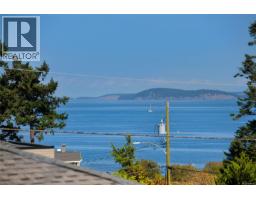 1 4430 Shore Way, Saanich, BC V8N3T9 Photo 21