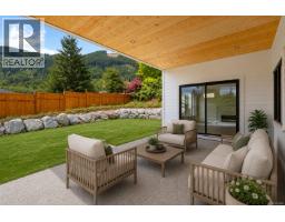 464 Mountain View Dr, Lake Cowichan, BC V0R2G1 Photo 18