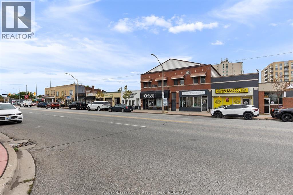 4774-4780 WYANDOTTE STREET West - 3