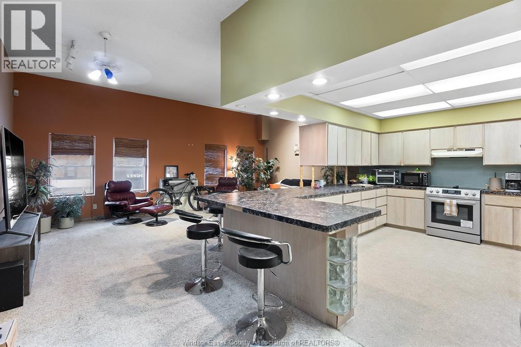 4774-4780 WYANDOTTE STREET West - 32