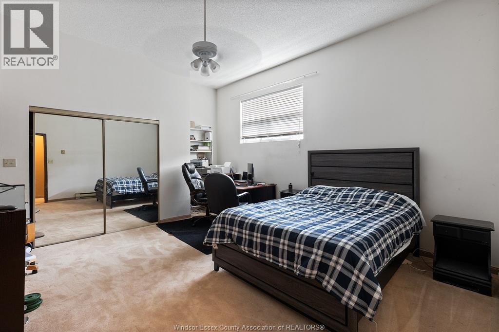 4774-4780 WYANDOTTE STREET West - 39
