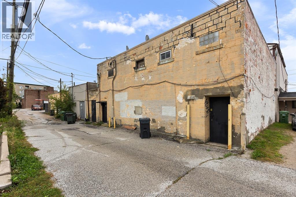 4774-4780 WYANDOTTE STREET West - 46