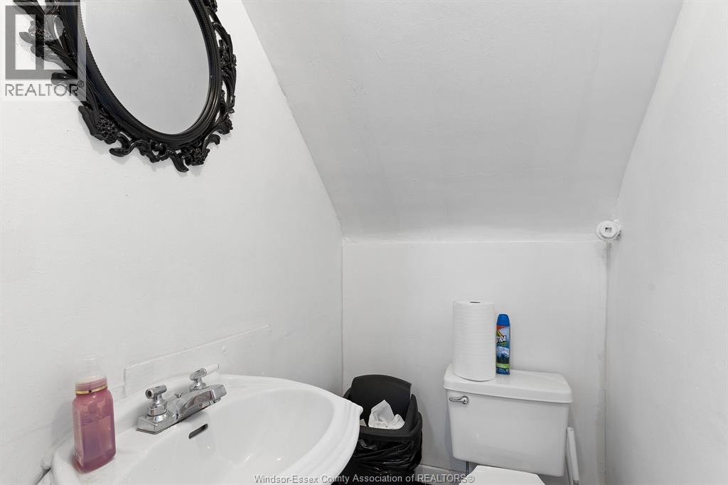 4774-4780 WYANDOTTE STREET West - 8
