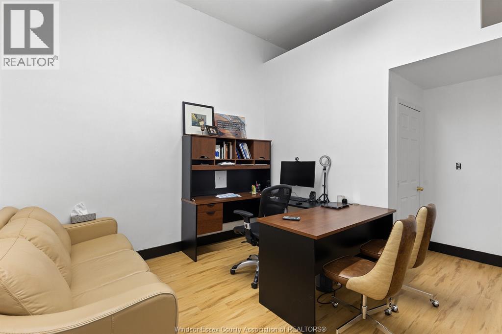 4774-4780 WYANDOTTE STREET West - 9