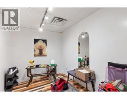 Living room - 4774-4780 Wyandotte Street West, Windsor, ON N8Y1H7 Photo 14