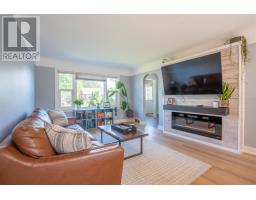 Living room/Dining room - 35 Bellevue Ave, Sault Ste  Marie, ON P6B2V9 Photo 6