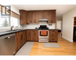 Kitchen - 250257 Conrich Road, Rural Rocky View County, AB T1Z0C3 Photo 16