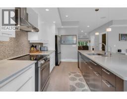 4pc Bathroom - 4616 82 Street Nw, Calgary, AB T3B2P7 Photo 8