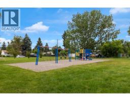 4616 82 Street Nw, Calgary, AB T3B2P7 Photo 39
