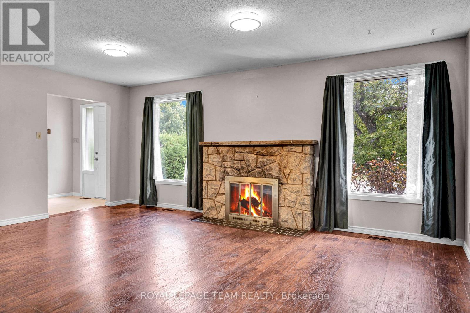101 COUNTRY LANE W - 16
