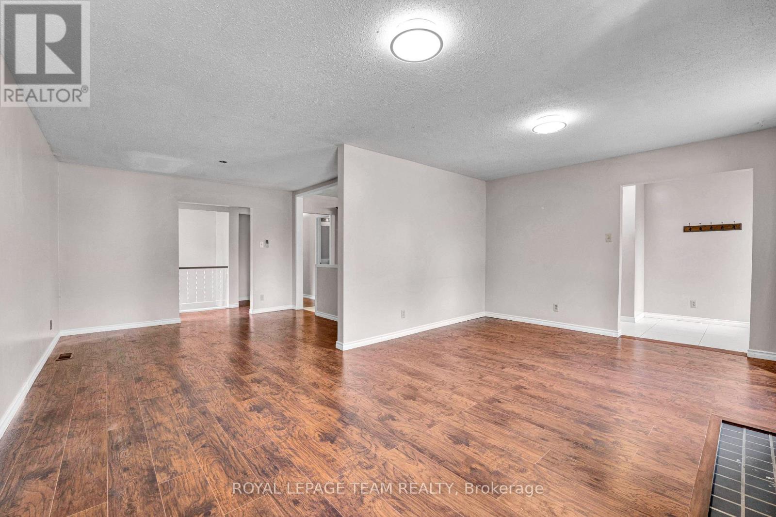 101 COUNTRY LANE W - 18