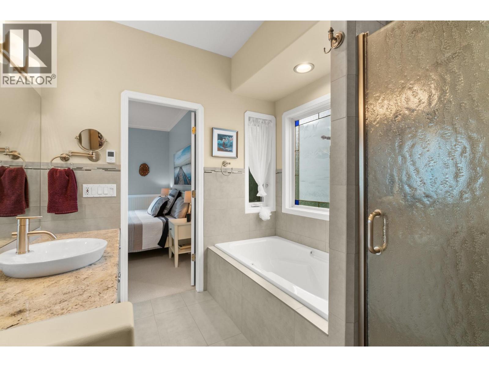  294 Knightsbridge Way, Kelowna