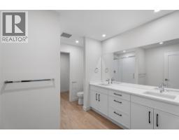 Kitchen - 1844 Qu'appelle Boulevard Unit# 308, Kamloops, BC V2E0E8 Photo 8