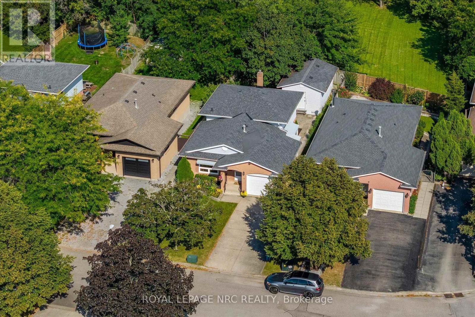 14 ANDREA DRIVE - Image 37