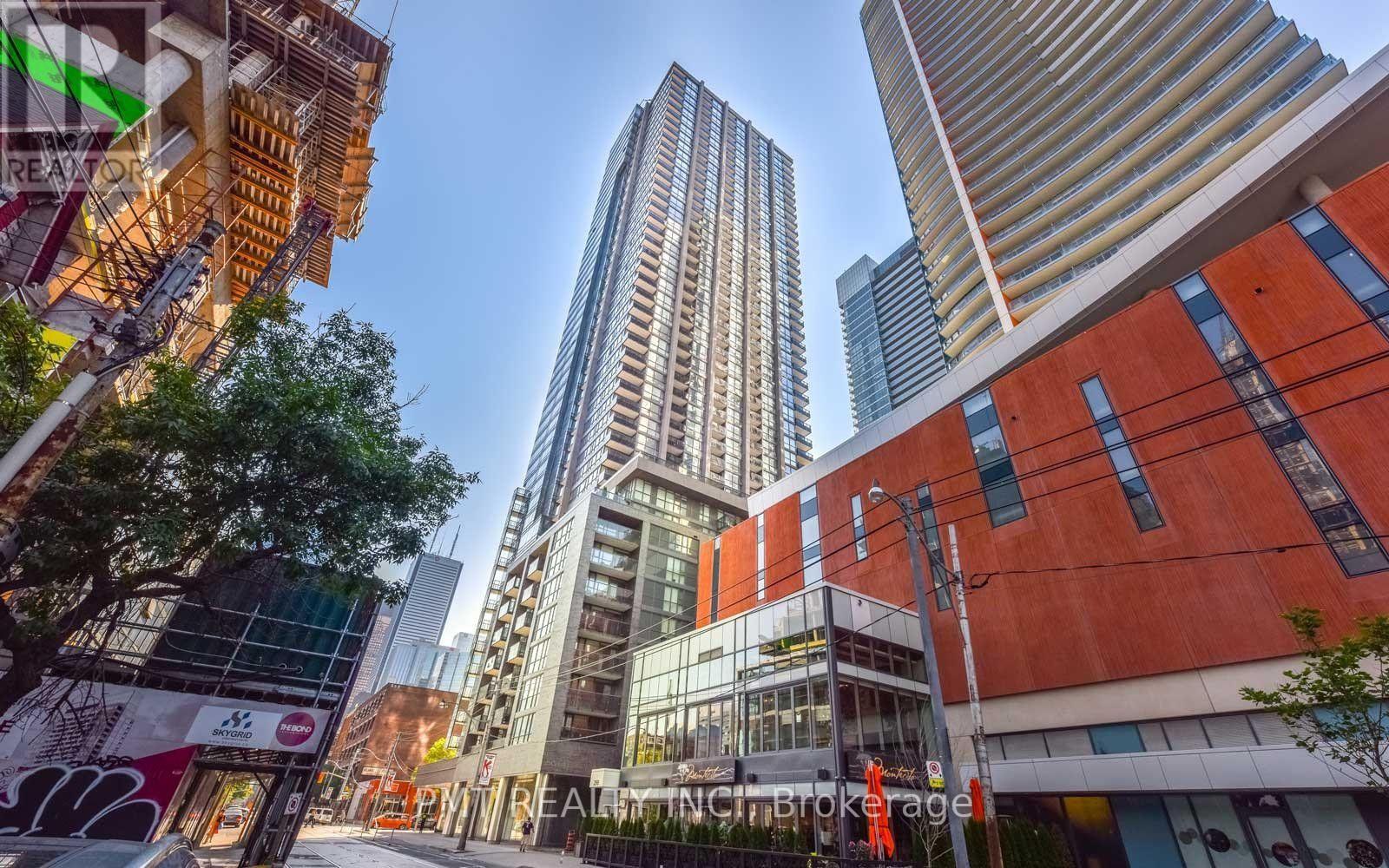 303 - 295 ADELAIDE STREET W