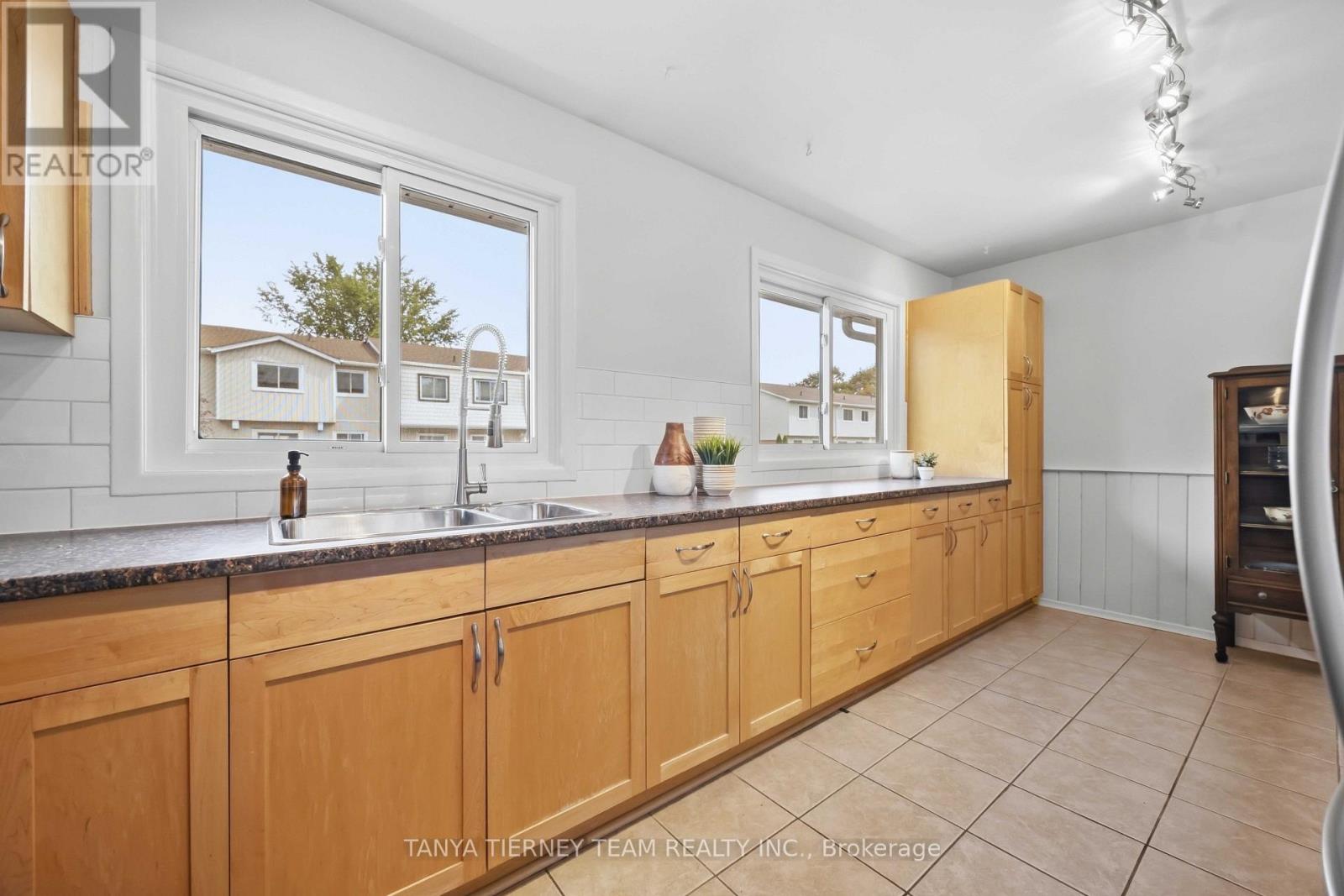 41- 1975 Rosefield Road, Pickering, ON photo 18