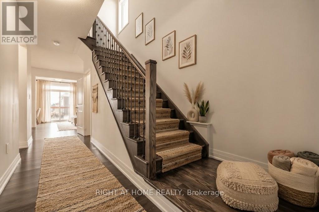 6 Gillivary Drive, Whitby, ON photo 3