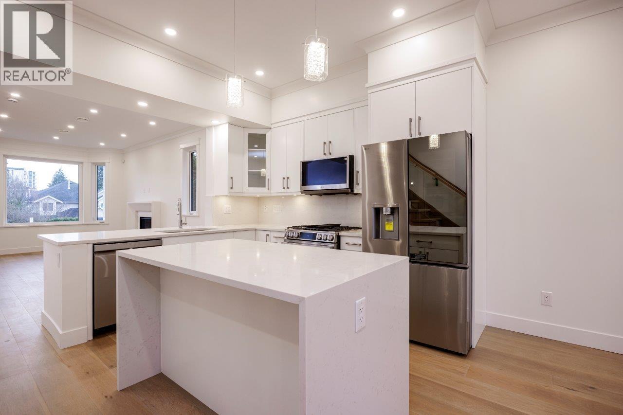 254 E 18TH STREET, North Vancouver