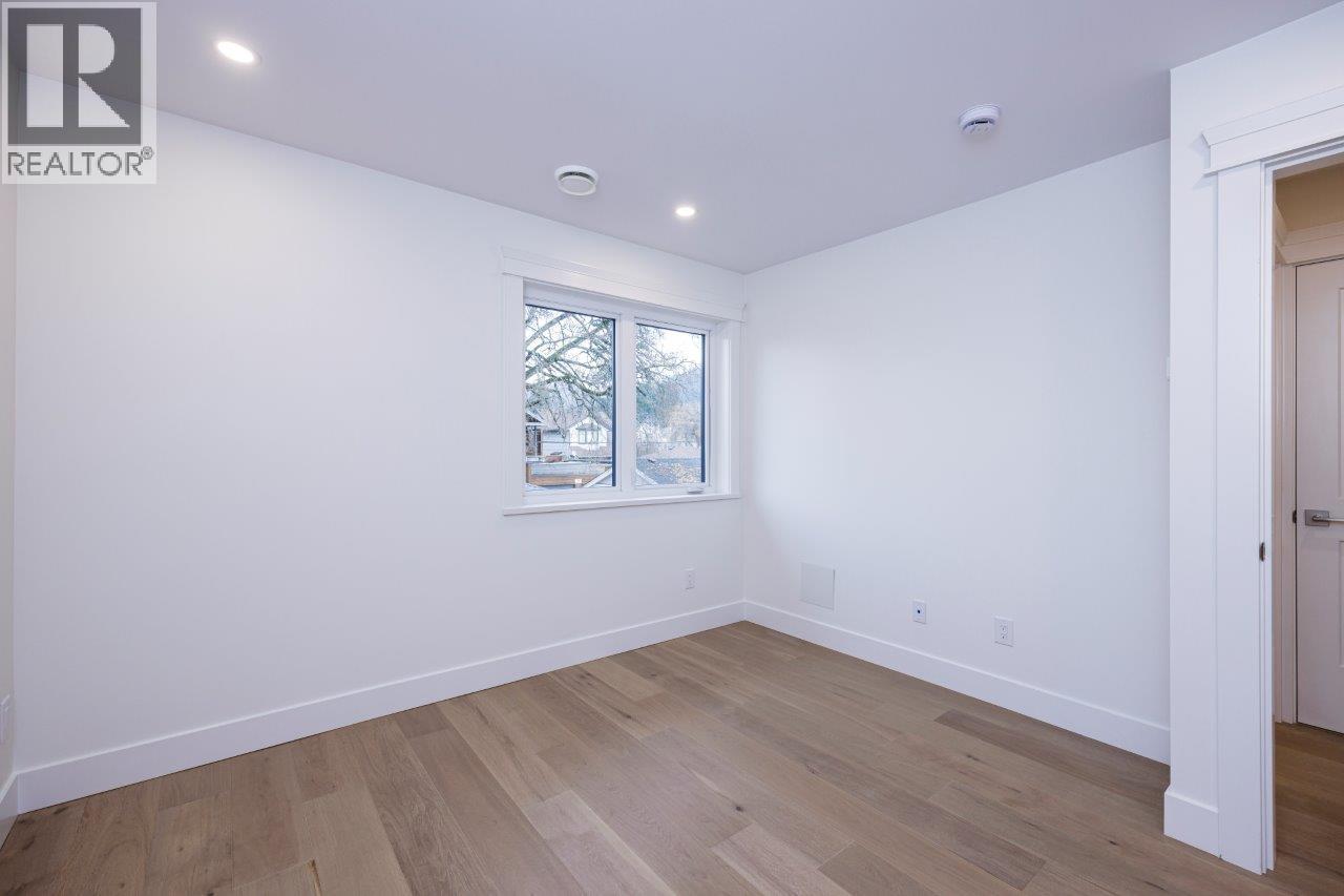 254 E 18TH STREET, North Vancouver