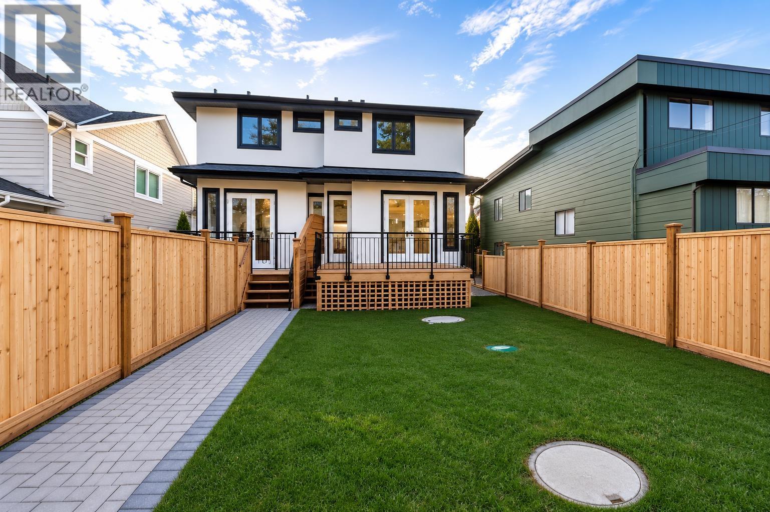 254 E 18TH STREET, North Vancouver